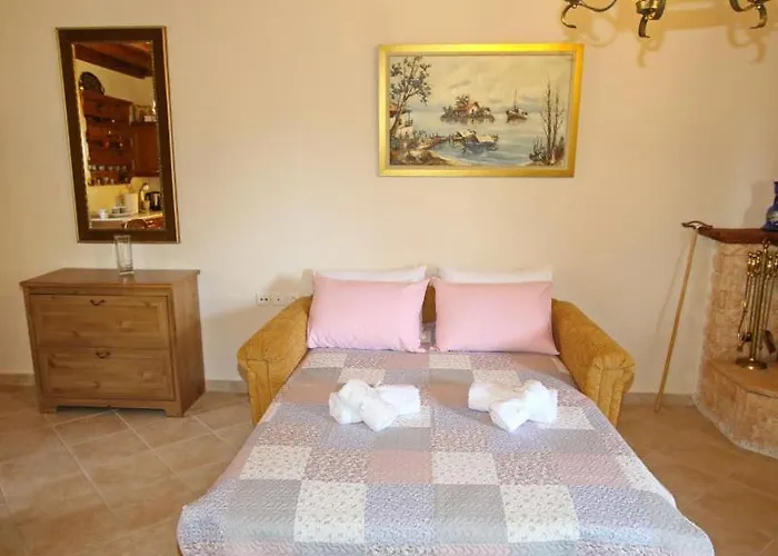 Panos Apartament Koinira